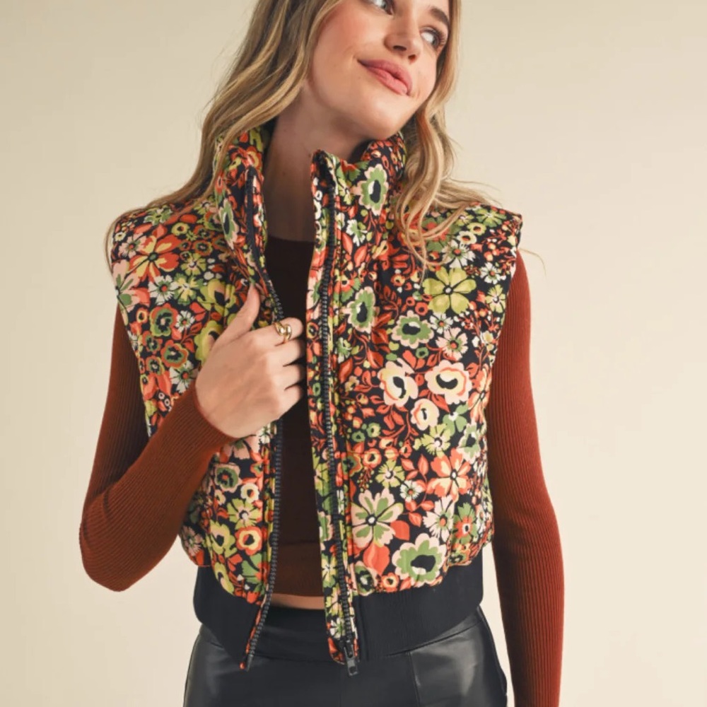 &merci floral cropped vest. SO CUTE